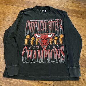 Abercrombie & Fitch Chicago Bulls Champions Long Sleeve Shirt Mens